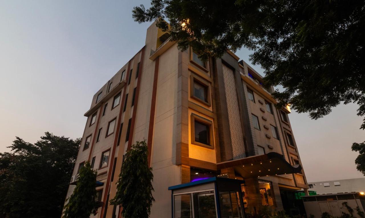 Hotel Treebo The Royal Taj, Near Taj Mahal Agra  Esterno foto